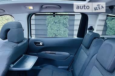 Минивэн Peugeot 5008 2016 в 