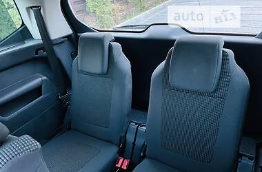 Минивэн Peugeot 5008 2016 в 