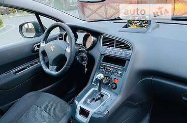 Минивэн Peugeot 5008 2016 в 