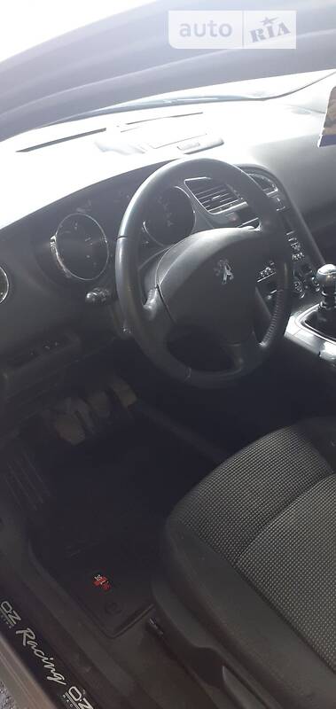 Универсал Peugeot 5008 2011 в Звенигородке