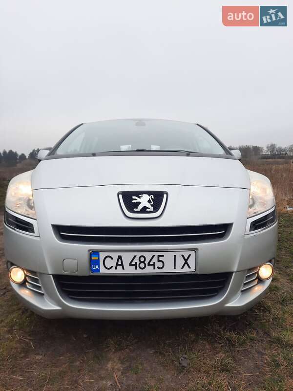Мінівен Peugeot 5008 2011 в Черкасах