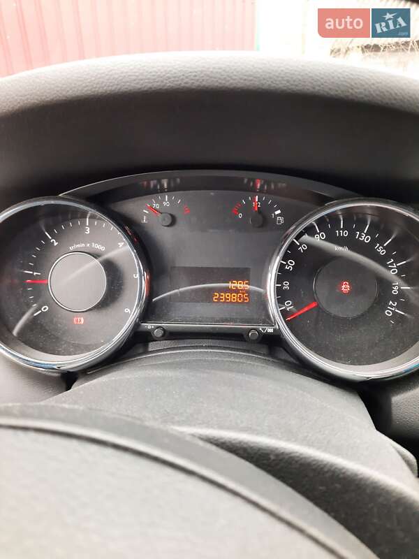 Мінівен Peugeot 5008 2011 в Черкасах