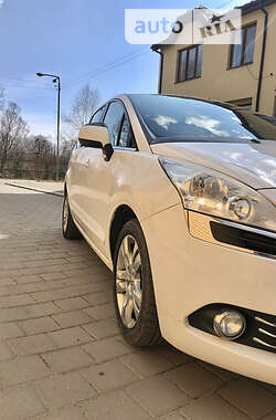 Мікровен Peugeot 5008 2013 в 