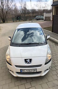 Мікровен Peugeot 5008 2013 в 