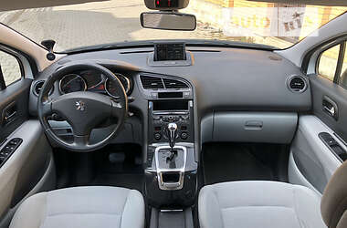 Мікровен Peugeot 5008 2013 в 