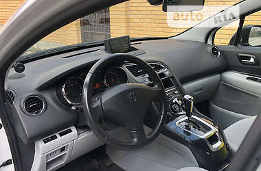 Мікровен Peugeot 5008 2013 в 