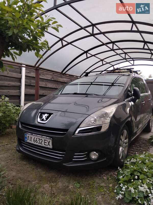 Микровэн Peugeot 5008 2011 в Чернигове