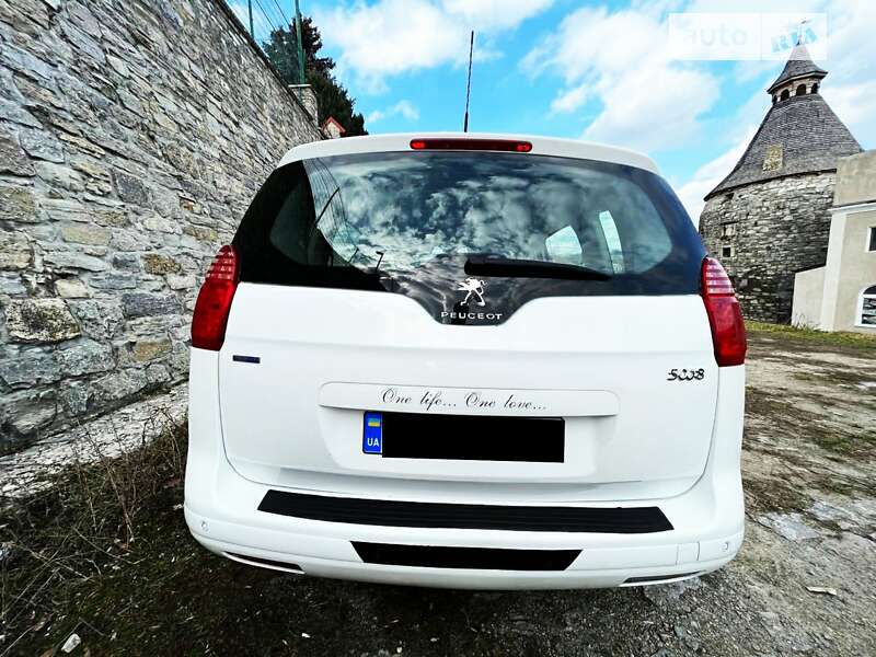 Микровэн Peugeot 5008 2016 в Днепре