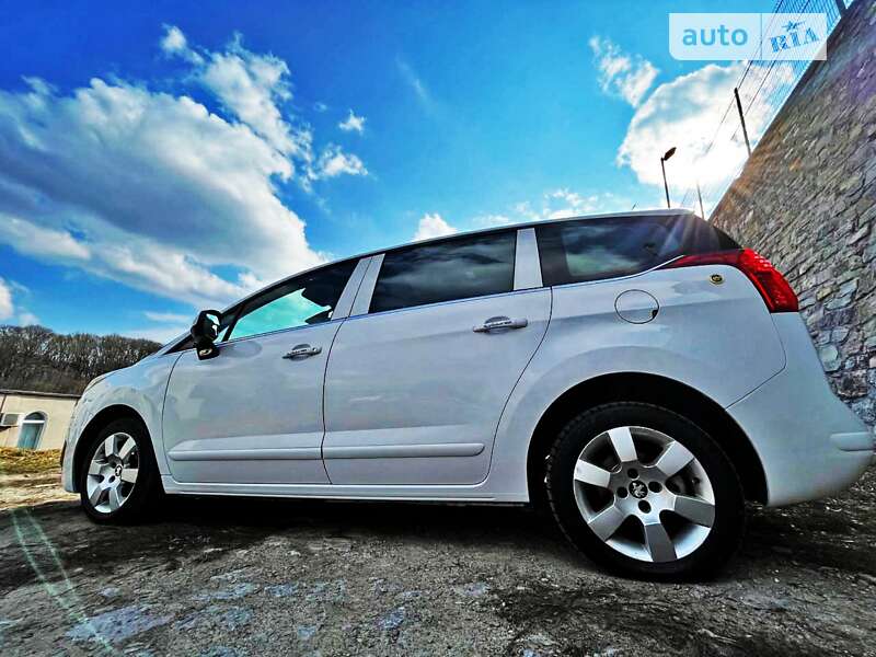 Микровэн Peugeot 5008 2016 в Днепре