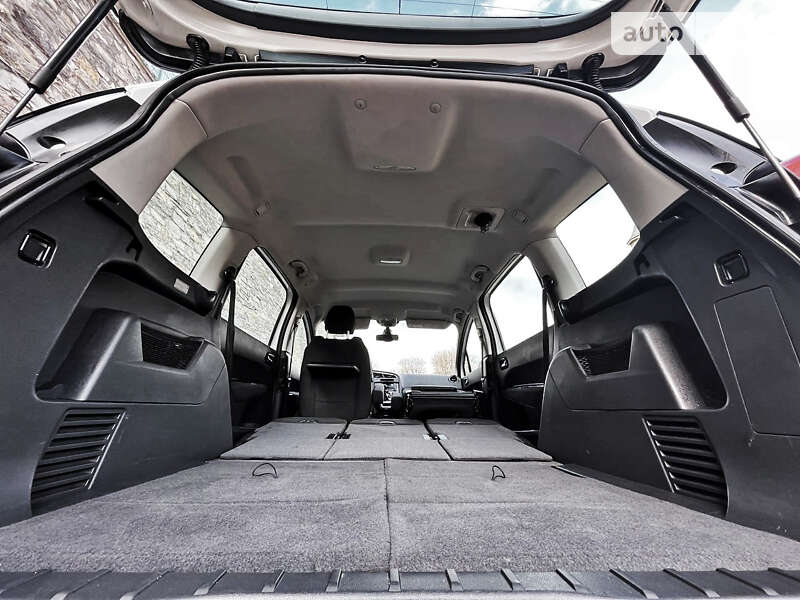 Микровэн Peugeot 5008 2016 в Днепре