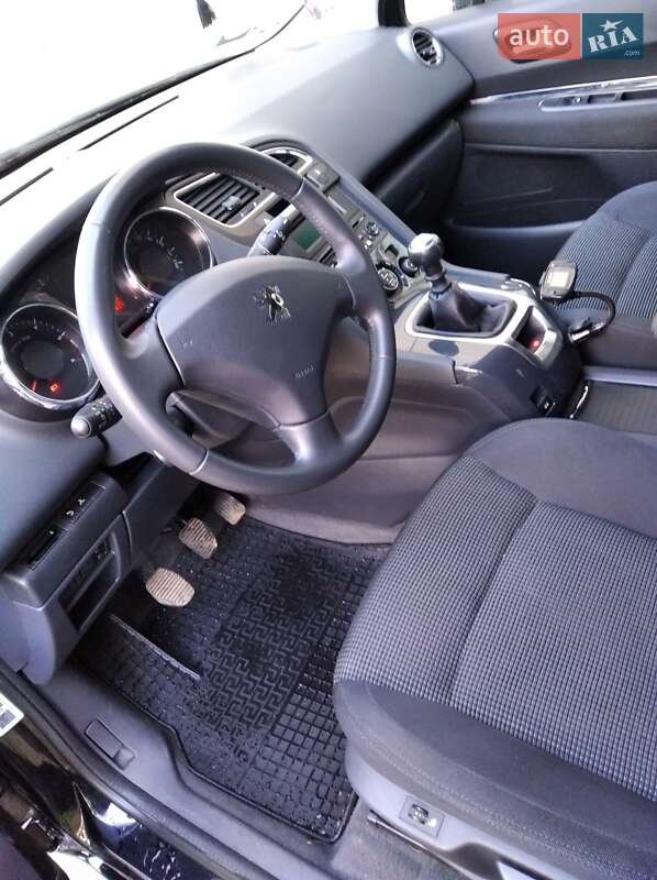 Мікровен Peugeot 5008 2011 в Самборі