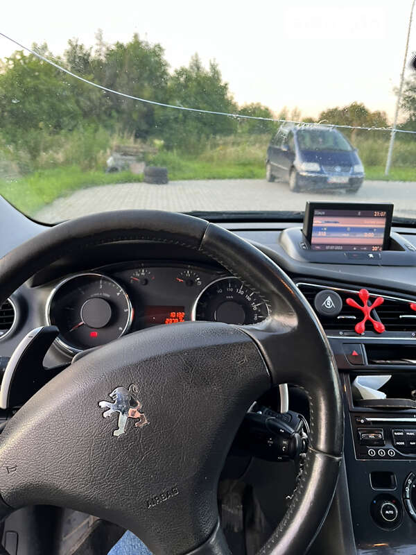 Микровэн Peugeot 5008 2011 в Стрые