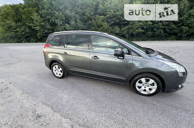 Микровэн Peugeot 5008 2013 в 