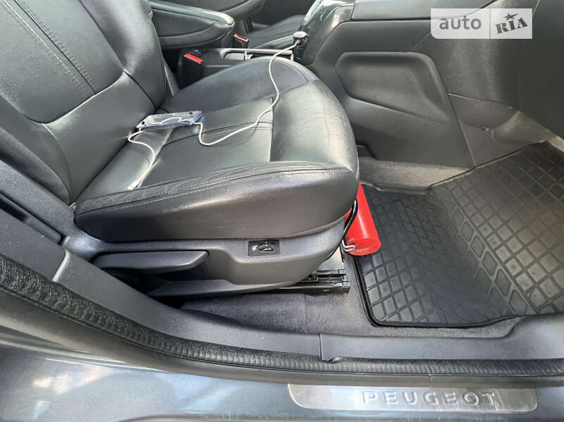 Мікровен Peugeot 5008 2013 в Вінниці