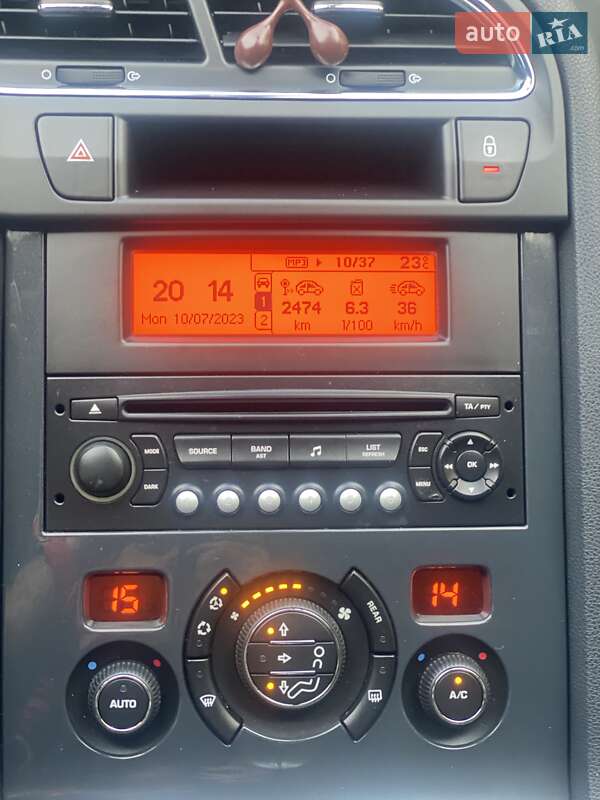 Мікровен Peugeot 5008 2011 в Стрию