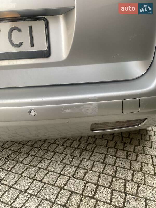 Мікровен Peugeot 5008 2011 в Стрию