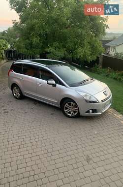 Микровэн Peugeot 5008 2011 в Самборе