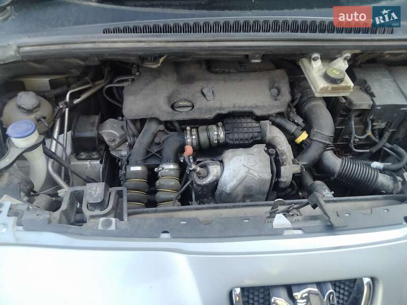 Мікровен Peugeot 5008 2011 в Дубні