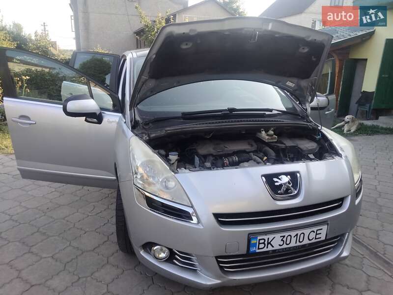 Мікровен Peugeot 5008 2011 в Дубні