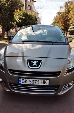 Мікровен Peugeot 5008 2010 в Сарнах