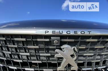 Внедорожник / Кроссовер Peugeot 5008 2017 в Львове