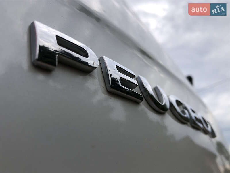 Мікровен Peugeot 5008 2010 в Дрогобичі