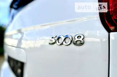 Мікровен Peugeot 5008 2010 в Стрию
