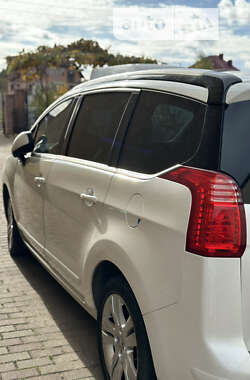 Мікровен Peugeot 5008 2011 в Бучачі