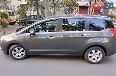Микровэн Peugeot 5008 2013 в Киеве