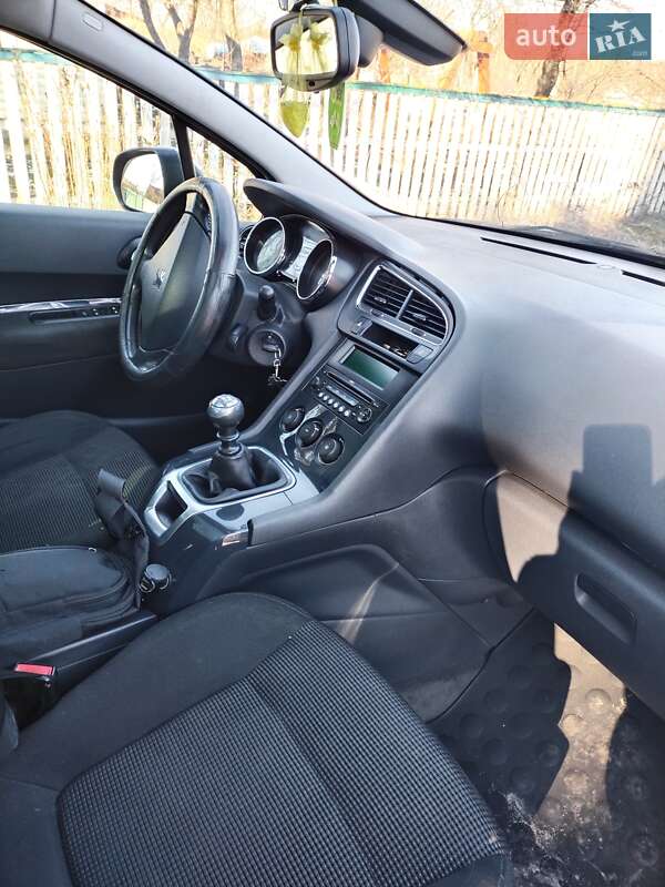 Микровэн Peugeot 5008 2009 в Житомире