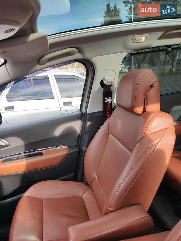 Мікровен Peugeot 5008 2013 в Кам'янець-Подільському