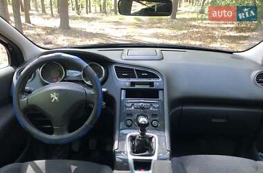 Микровэн Peugeot 5008 2013 в Коропе