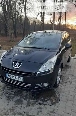 Микровэн Peugeot 5008 2013 в Дрогобыче