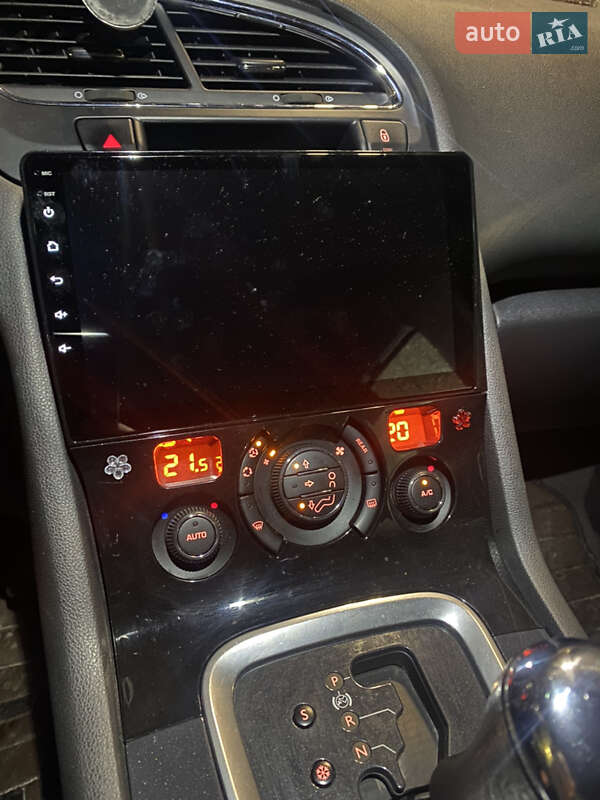 Мінівен Peugeot 5008 2012 в Києві