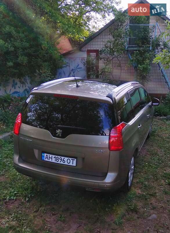 Микровэн Peugeot 5008 2011 в Киеве