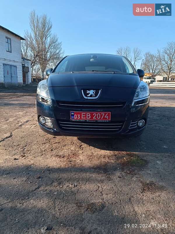 Мікровен Peugeot 5008 2010 в Братському