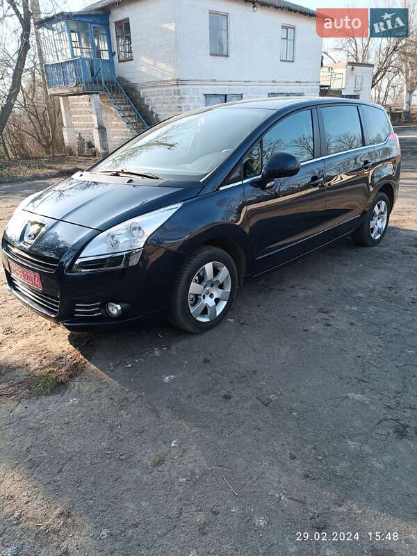 Мікровен Peugeot 5008 2010 в Братському