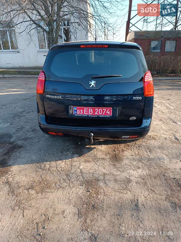 Мікровен Peugeot 5008 2010 в Братському
