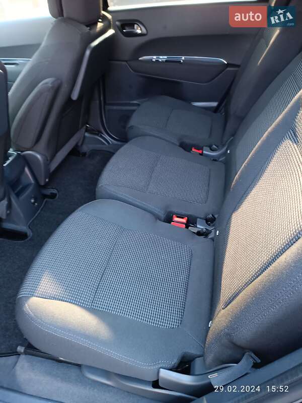 Мікровен Peugeot 5008 2010 в Братському