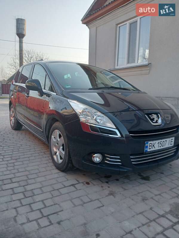 Мікровен Peugeot 5008 2011 в Рівному