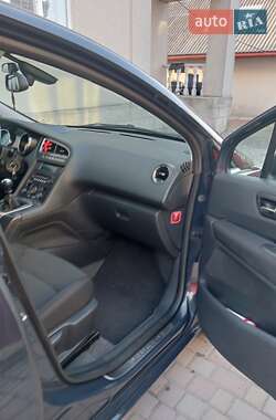 Микровэн Peugeot 5008 2011 в Ровно