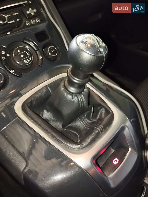 Микровэн Peugeot 5008 2011 в Киеве