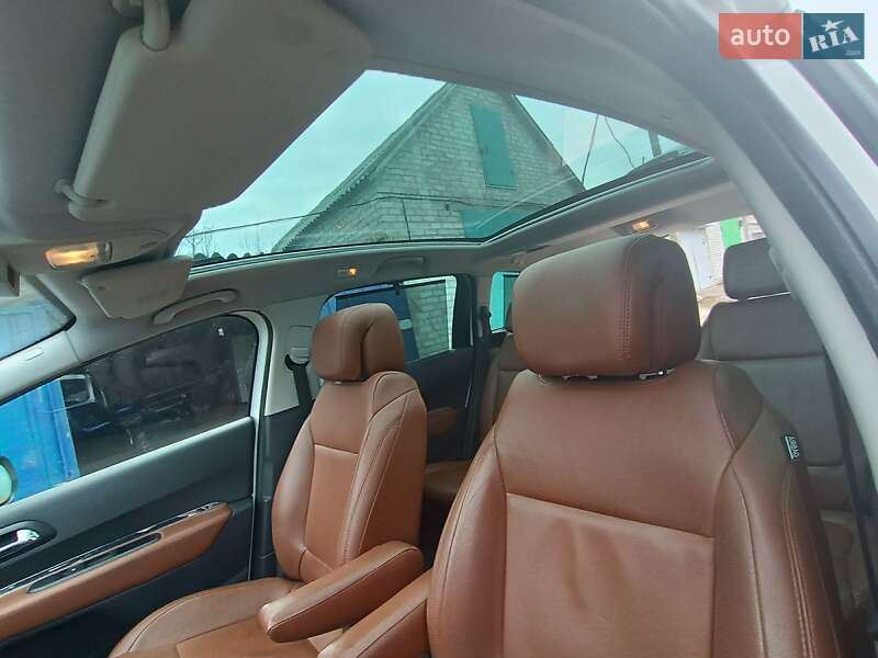 Микровэн Peugeot 5008 2011 в Светловодске