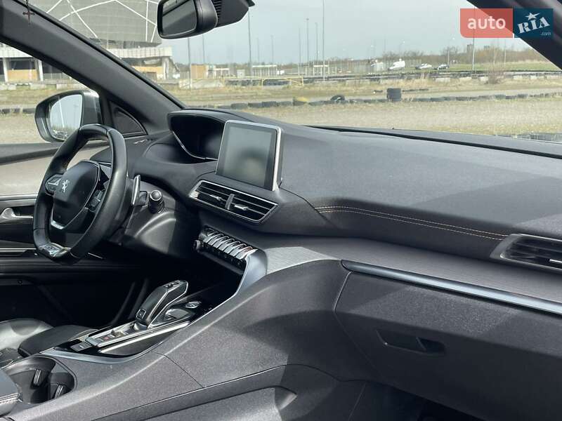 Позашляховик / Кросовер Peugeot 5008 2017 в Львові фото 32 Позашляховик / Кросовер Peugeot 5008 2017 в Львові