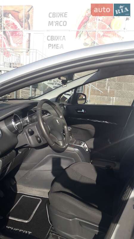 Мікровен Peugeot 5008 2013 в Гайсину