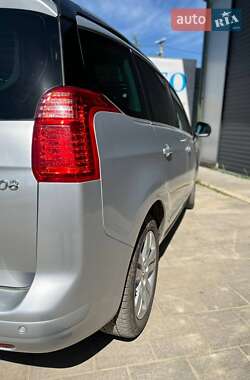 Микровэн Peugeot 5008 2011 в Самборе