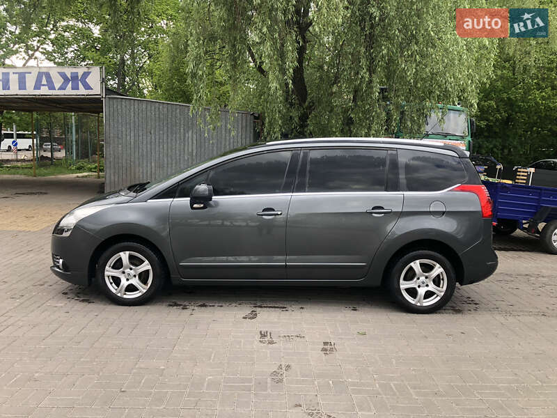 Мікровен Peugeot 5008 2011 в Києві