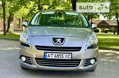 Микровэн Peugeot 5008 2013 в Калуше