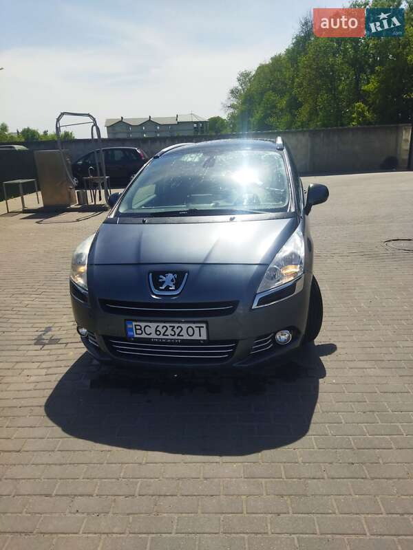 Peugeot 5008 2011