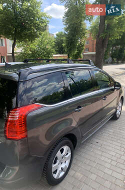 Микровэн Peugeot 5008 2013 в 
